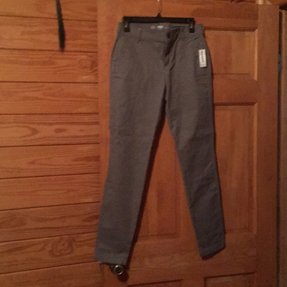 Old Navy Pants - NWT OLD NAVY skinny gray pants